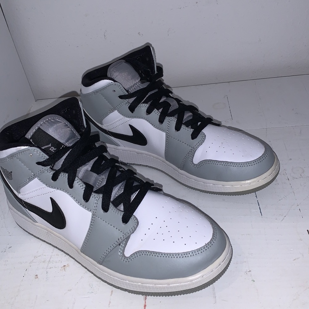 AUTHENTIC AJ1 MID GS SMOKE GREY